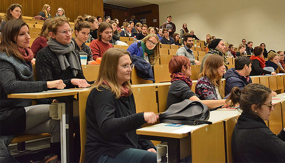 Das Publikum der Veranstaltung im HS I des NIG